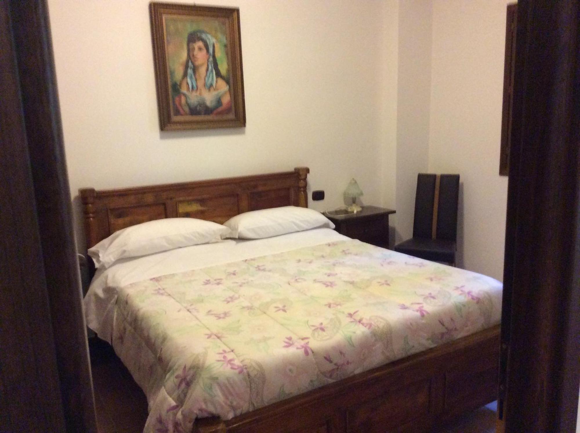 Hotel Il Feudo Dei Pierleoni Челано Стая снимка