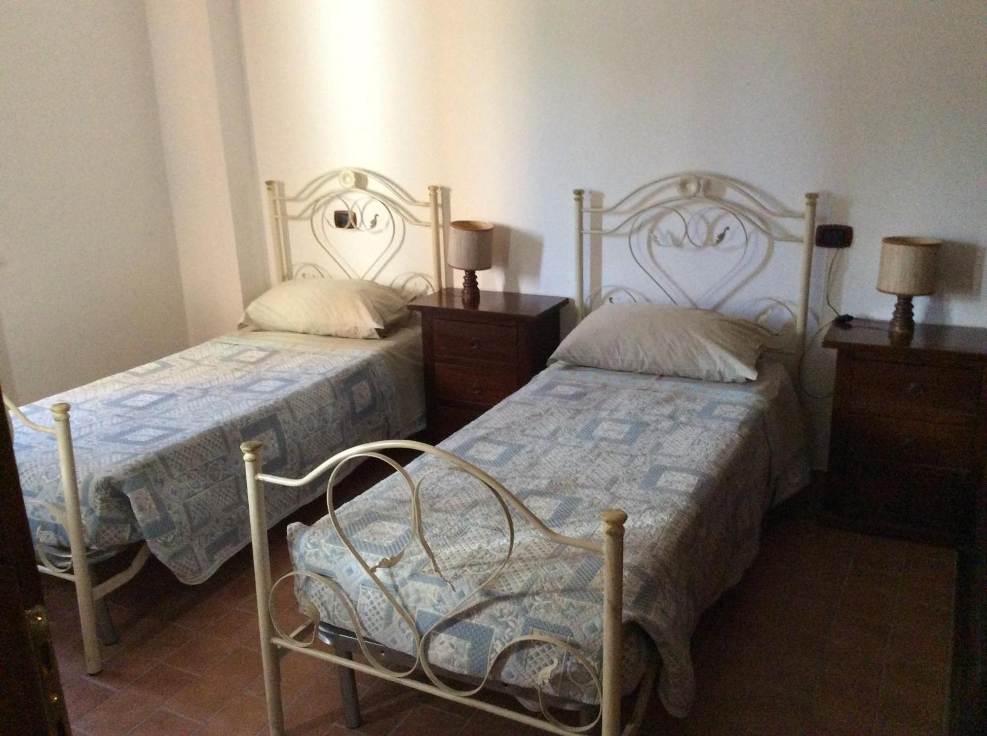 Hotel Il Feudo Dei Pierleoni Челано Стая снимка