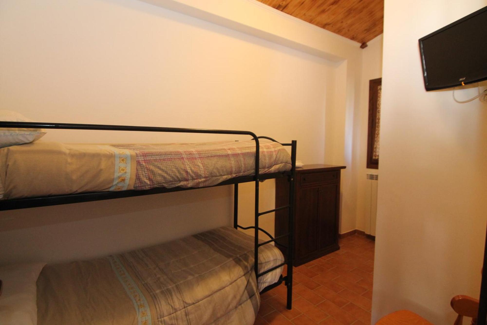 Hotel Il Feudo Dei Pierleoni Челано Стая снимка