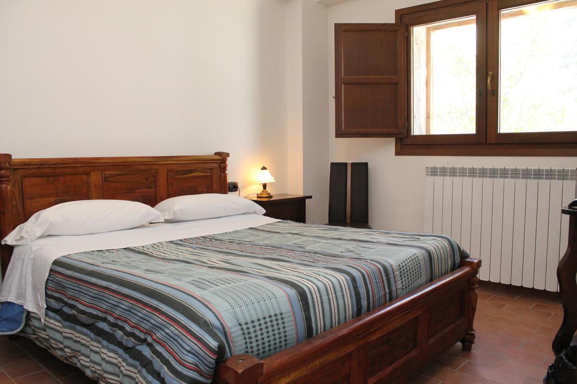 Hotel Il Feudo Dei Pierleoni Челано Екстериор снимка