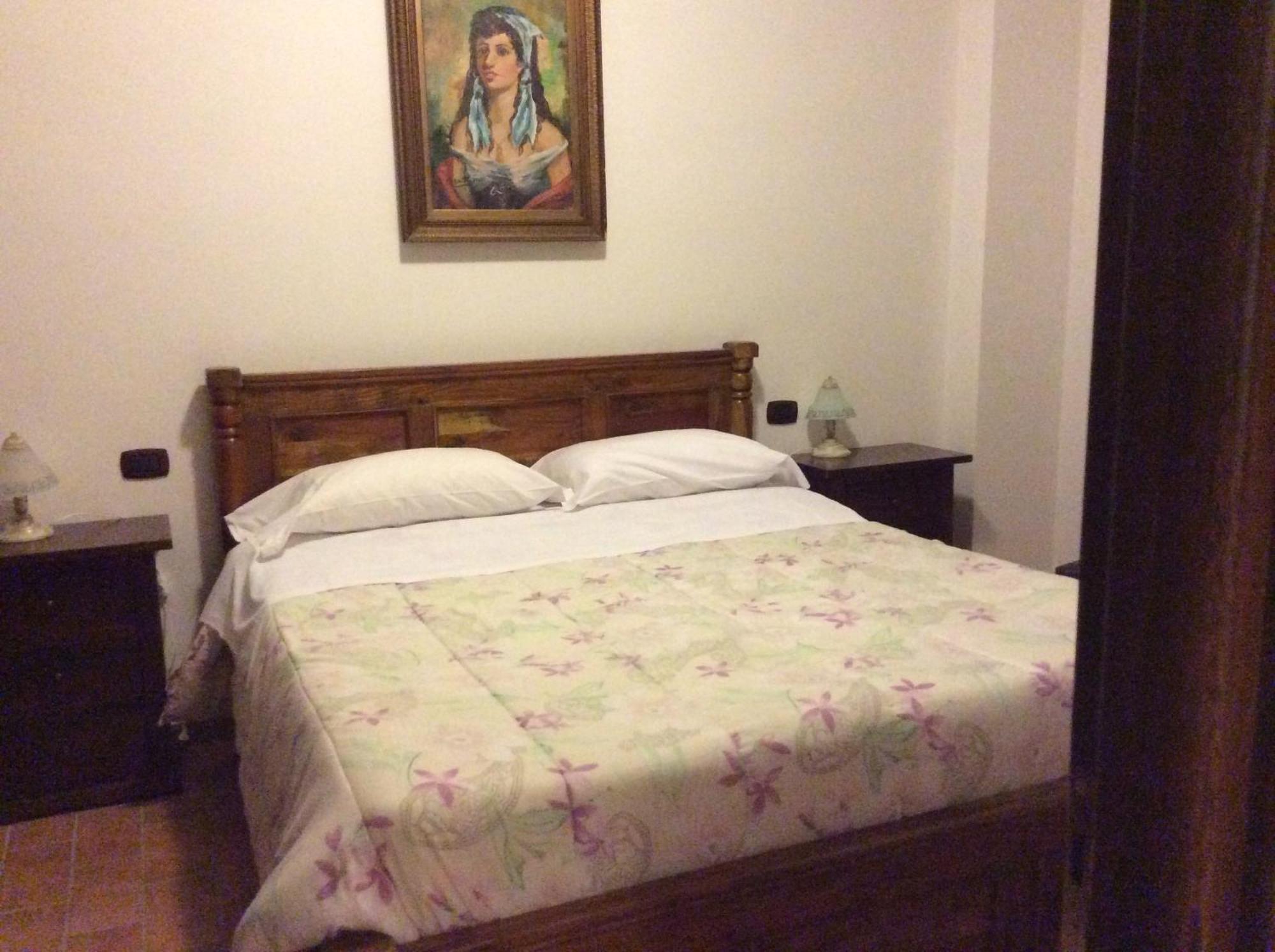 Hotel Il Feudo Dei Pierleoni Челано Стая снимка