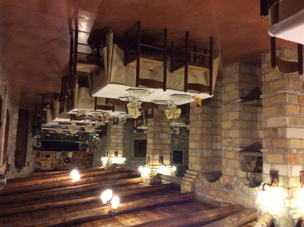 Hotel Il Feudo Dei Pierleoni Челано Екстериор снимка