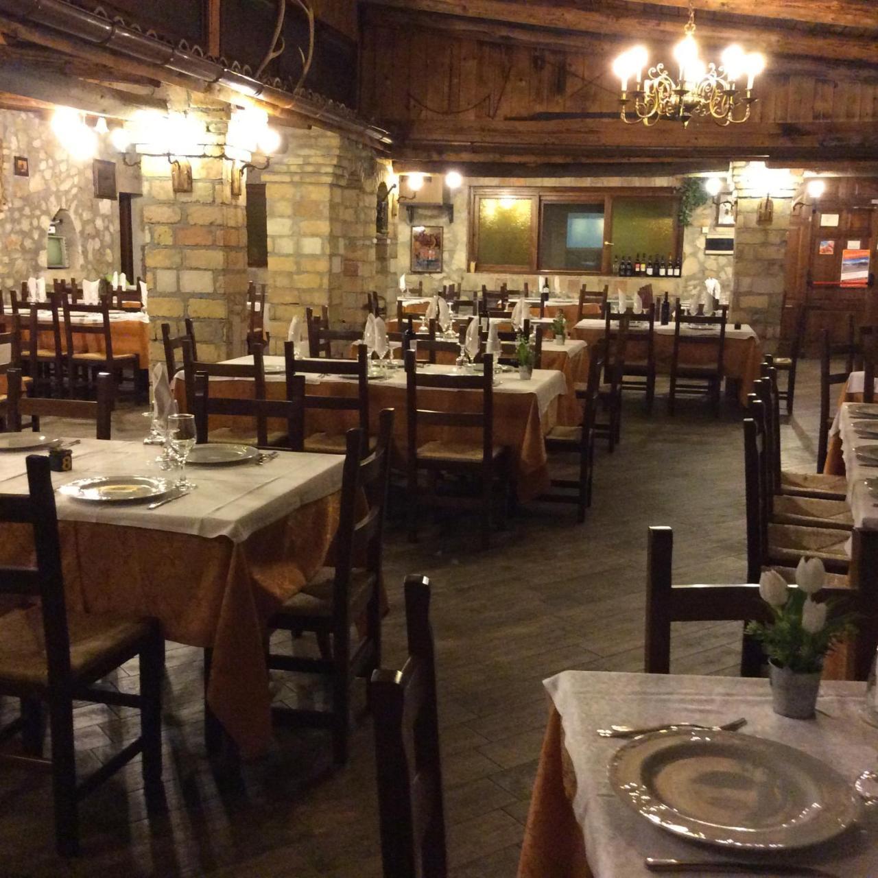 Hotel Il Feudo Dei Pierleoni Челано Екстериор снимка